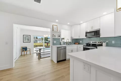 533 Riverside Dr, Palm Beach Gardens, FL 33410