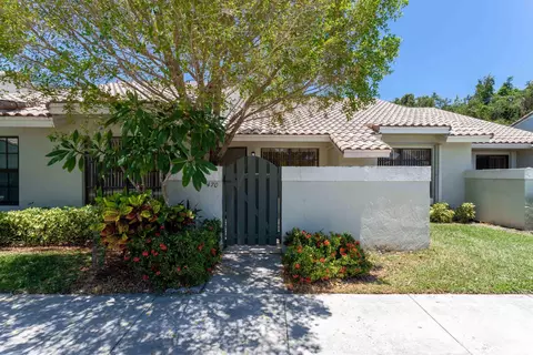 470 Hardwood Pl, Boca Raton, FL 33431