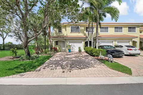 845 Imperial Lake Rd, West Palm Beach, FL 33413