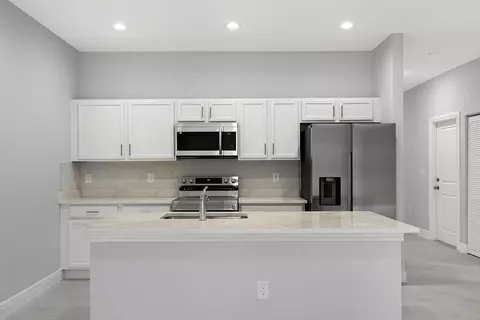 6215 4th Ln, Vero Beach, FL 32968