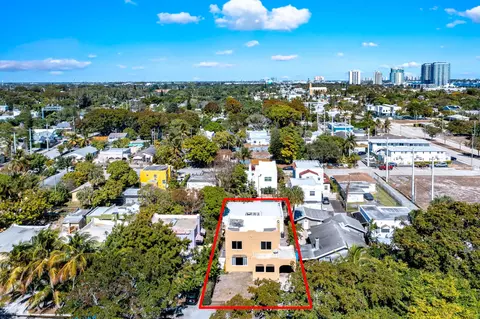 619 30th St, West Palm Beach, FL 33407