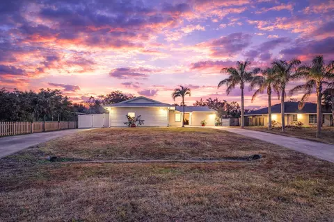 626 SW Cynthia St, Port Saint Lucie, FL 34983
