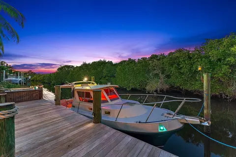 655 SW Salerno Rd, Stuart, FL 34997