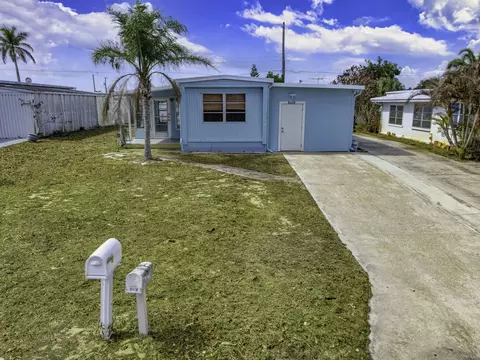 8420 SEagle Ave, Hobe Sound, FL 33455
