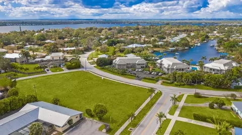 933 NW 943 Nw Spruce Ridge Dr, Stuart, FL 34994 photo 6
