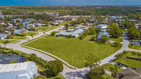 933 NW 943 Nw Spruce Ridge Dr, Stuart, FL 34994 photo 4