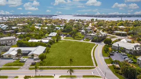 933 NW 943 Nw Spruce Ridge Dr, Stuart, FL 34994