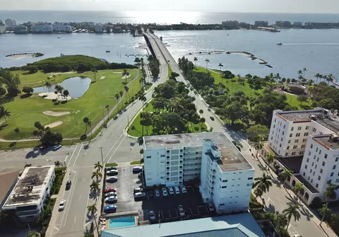 1 N Golfview Rd #205, Lake Worth Beach, FL 33460