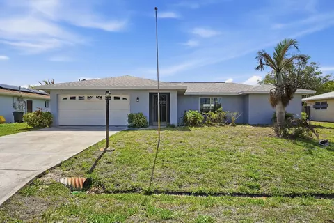 826 SE Quiescent Ln, Port Saint Lucie, FL 34983