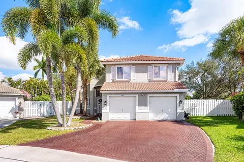 5077 Prairie Dunes Village Cir, Lake Worth, FL 33463