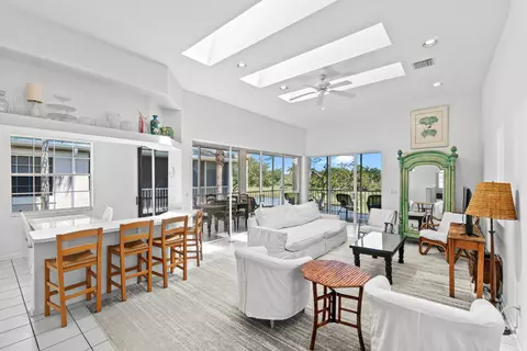 5142 Lake Catalina Dr #B, Boca Raton, FL 33496