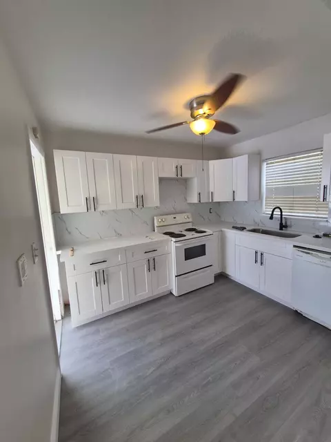 1026 N E St, Lake Worth Beach, FL 33460