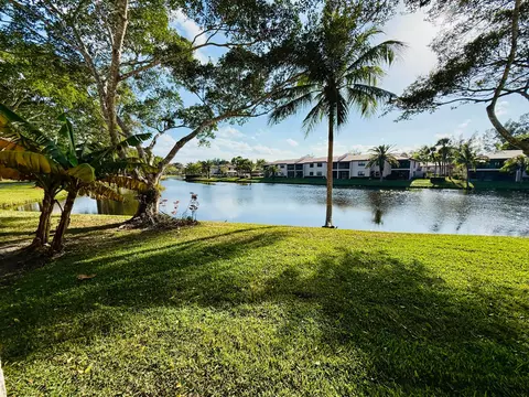 9261 Vista Del Lago #E, Boca Raton, FL 33428