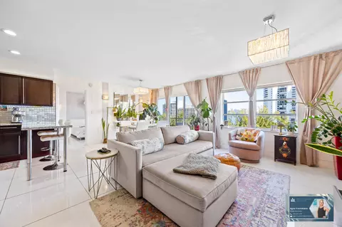 300 Diplomat Pkwy #812, Hallandale Beach, FL 33009