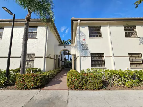5235 Europa Dr #O, Boynton Beach, FL 33437