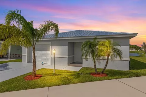 10 Juan Carlos Ln, Port Saint Lucie, FL 34952