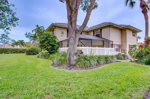 44 Essex Ct #B, Royal Palm Beach, FL 33411