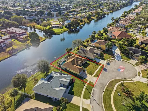 106 Locust Ln, Royal Palm Beach, FL 33411
