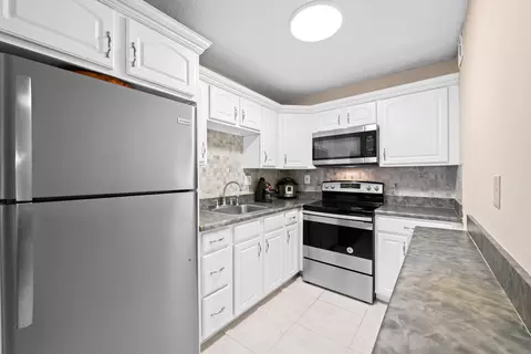 5180 E Sabal Palm Blvd #239, Tamarac, FL 33319