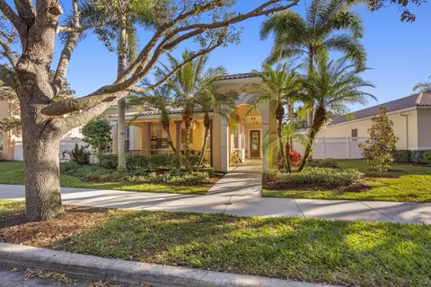 110 Florence Dr, Jupiter, FL 33458