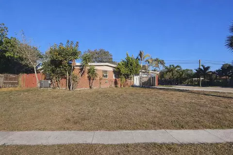 12212 Acapulco Ave, Palm Beach Gardens, FL 33410