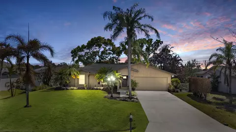 726 NW Placid Ave, Port Saint Lucie, FL 34983