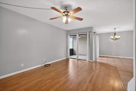 Living - 707 Stonewood Ct #19C, Jupiter, FL 33458 photo 12 of 13
