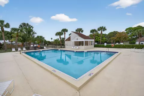 Exterior - 707 Stonewood Ct #19C, Jupiter, FL 33458 photo 10 of 11