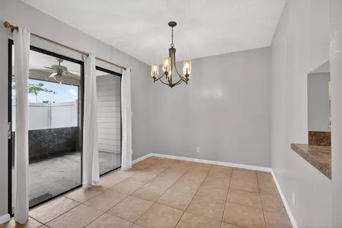 Dining - 707 Stonewood Ct #19C, Jupiter, FL 33458 photo 1 of 2