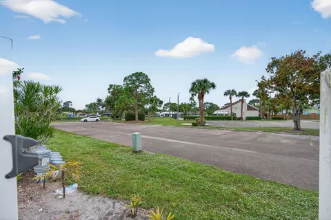 Exterior - 707 Stonewood Ct #19C, Jupiter, FL 33458 photo 6 of 11