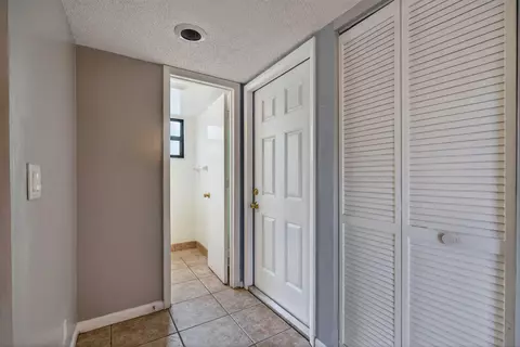 Entry Way - 707 Stonewood Ct #19C, Jupiter, FL 33458 photo 2 of 2