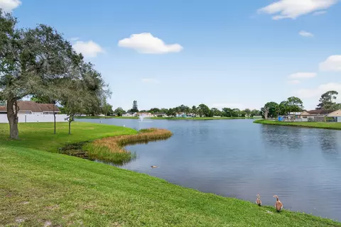 View/Area - 707 Stonewood Ct #19C, Jupiter, FL 33458 photo 2 of 2
