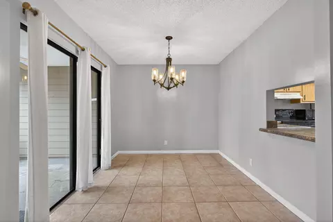 Dining - 707 Stonewood Ct #19C, Jupiter, FL 33458 photo 2 of 2