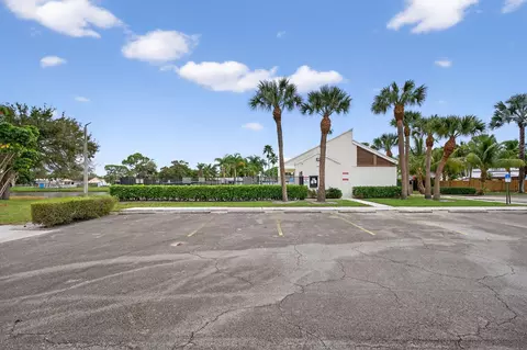 Exterior - 707 Stonewood Ct #19C, Jupiter, FL 33458 photo 9 of 11
