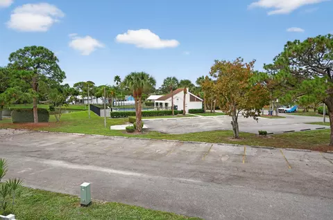 Exterior - 707 Stonewood Ct #19C, Jupiter, FL 33458 photo 8 of 11