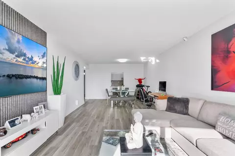 19380 Collins Ave #523, Sunny Isles Beach, FL 33160