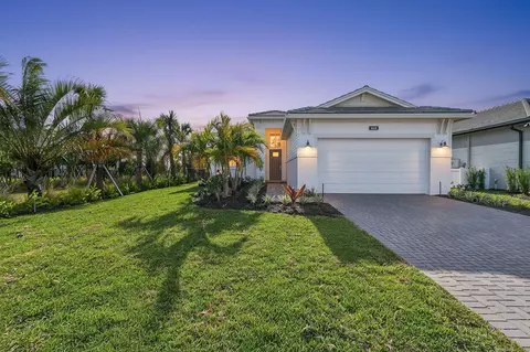9694 Saint Germain Dr, Palm Beach Gardens, FL 33412