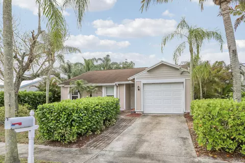 124 Rosewood Cir, Jupiter, FL 33458