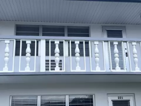 234 Camden J #234, West Palm Beach, FL 33417