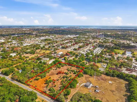 1038 37th S St, Fort Pierce, FL 34947