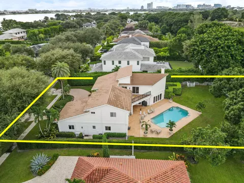 2801 Embassy Dr, West Palm Beach, FL 33401