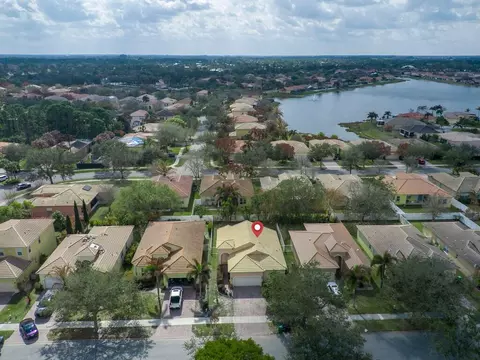 5913 Spring Lake Ter, Fort Pierce, FL 34951
