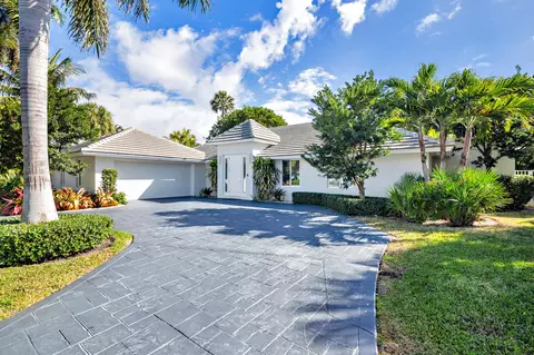 1386 S Atlantic Dr, Lantana, FL 33462