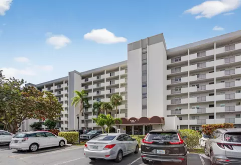 5900 NW 44th St #115, Lauderhill, FL 33319