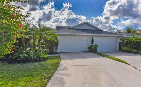 12790 SE Berwick Ct, Hobe Sound, FL 33455