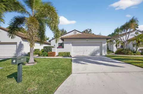 77 Ironwood Way, Palm Beach Gardens, FL 33418