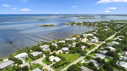 18 Cranes Nest, Sewalls Point, FL 34996