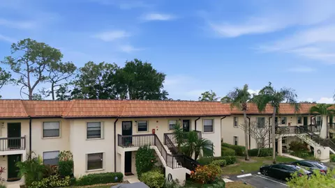 7118 Golf Colony Ct #106, Lake Worth, FL 33467