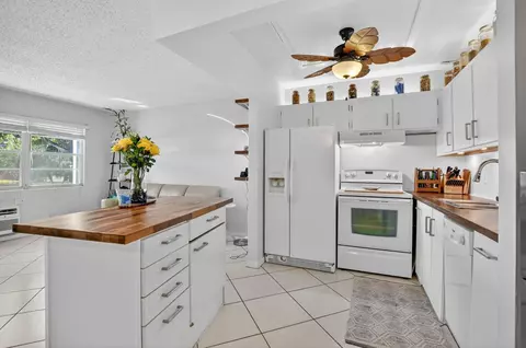 290 Oakridge Q #290, Deerfield Beach, FL 33442