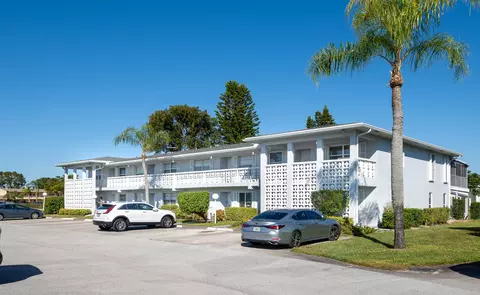 2901 SW 15th St #104, Delray Beach, FL 33445